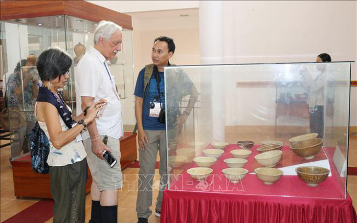 Hơn 350 hiện vật quý trưng bày tại chuyên đề “Gốm Chăm xưa và nay”