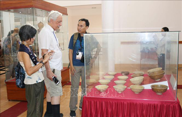 Hơn 350 hiện vật quý trưng bày tại chuyên đề “Gốm Chăm xưa và nay” - Ảnh 1.