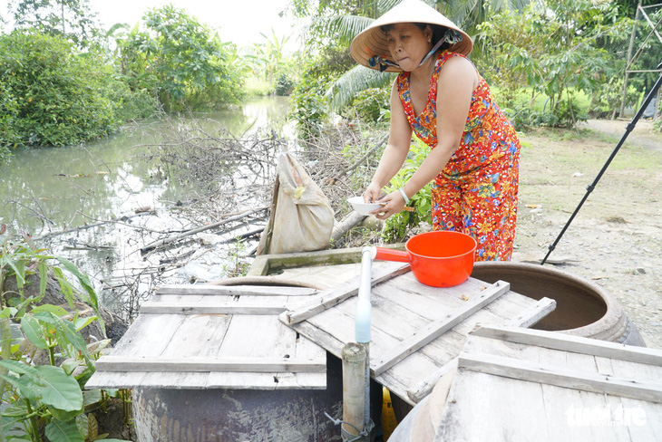 Nước bẩn bao vây, người dân kêu cứu - Ảnh 6.