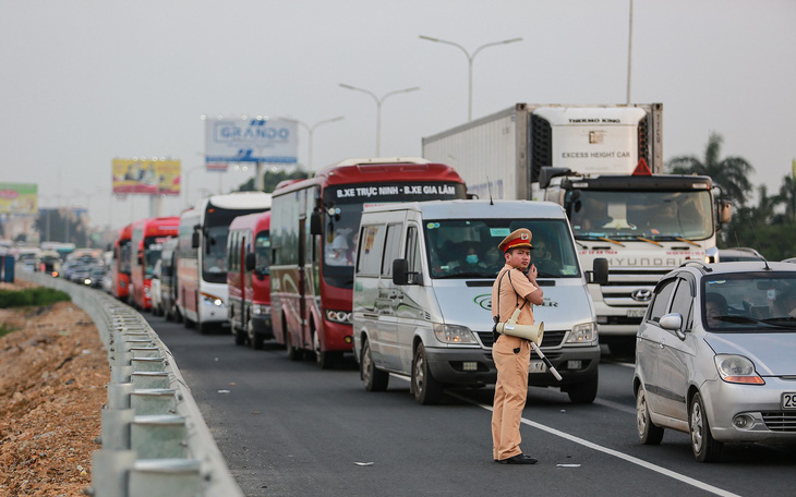 Không để ùn tắc giao thông kéo dài trong dịp Tết