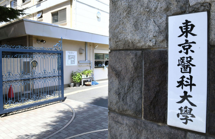 9 trường y ở Nhật sửa điểm thi để loại bớt nữ sinh - Ảnh 1.