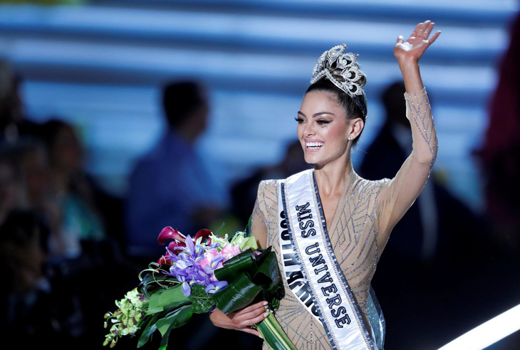 Miss Universe 2017 háo hức trao vương miện cho người kế nhiệm - Ảnh 1.