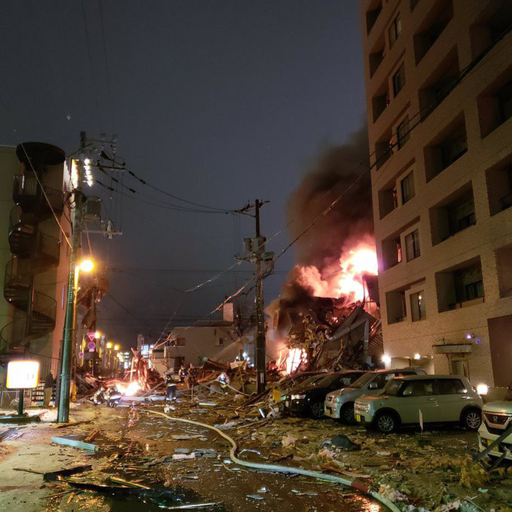 Nổ nhà hàng ở Nhật, nhiều tòa nhà đổ sập, hơn 40 người bị thương - Ảnh 4.