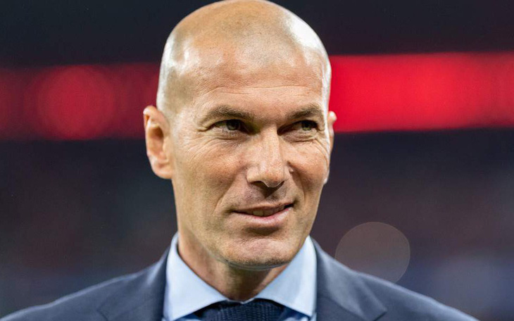 Zidane dẫn đầu nhóm ứng viên thay Mourinho