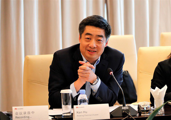 Huawei tính thu 100 tỉ USD dù bị phương Tây tẩy chay - Ảnh 1.