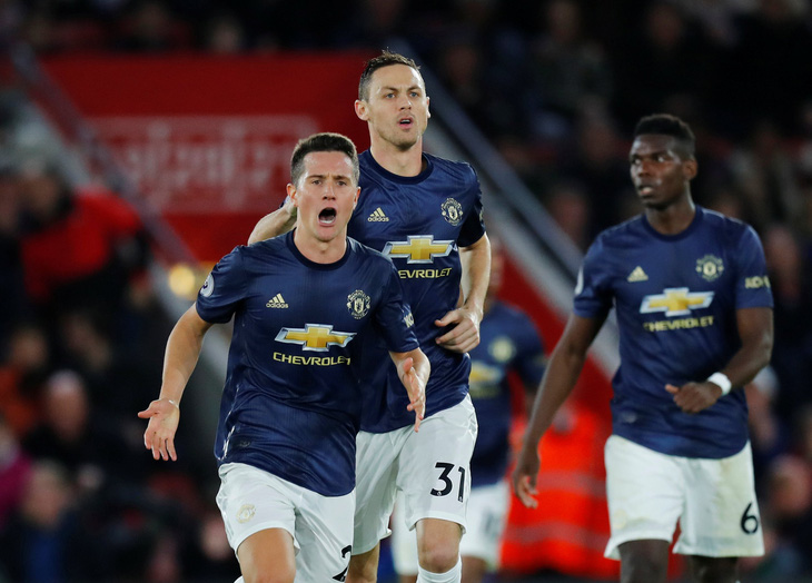 Lukaku và Herrera lập công, M.U thoát chết trước Southampton - Ảnh 2.