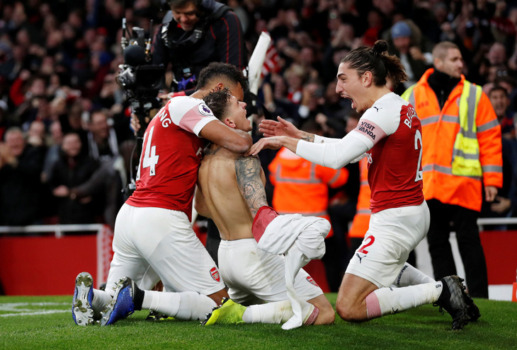 Arsenal thắng nghẹt thở Tottenham 4-2 sau cuộc rượt đuổi tại Emirates - Ảnh 3.