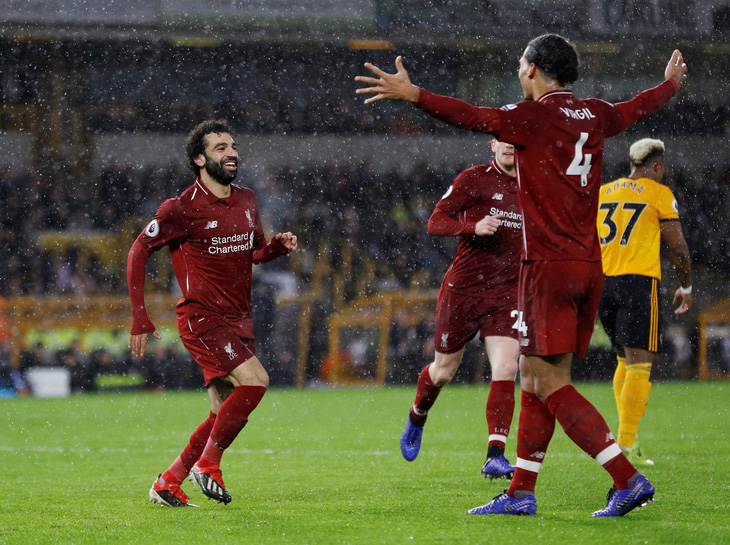 Salah tỏa sáng, Liverpool giữ vững đỉnh bảng - Ảnh 2.