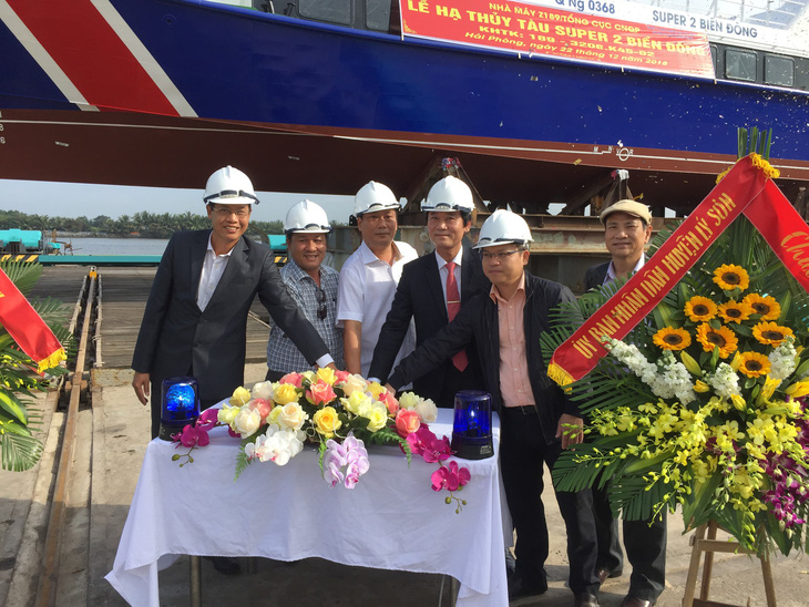 Tàu khách 1,2 triệu USD bắt đầu phục vụ khách ra đảo Lý Sơn - Ảnh 4.