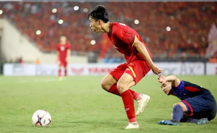 Fox Sports: Đoàn Văn Hậu thuộc top 5 gương mặt U-21 ở Asian Cup 2019 - Ảnh 1.