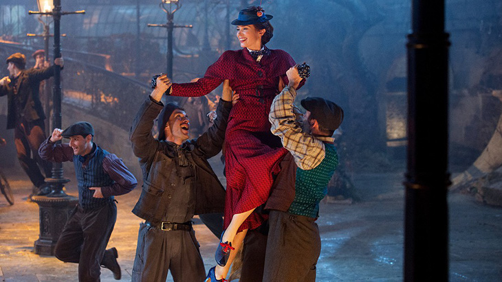 Giáng sinh trong Mary Poppins returns, Bumblebee và Không gia đình - Ảnh 5.