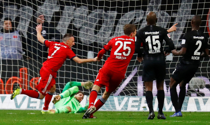 Ribery lập cú đúp giúp Bayern Munich vươn lên thứ 2 - Ảnh 3.