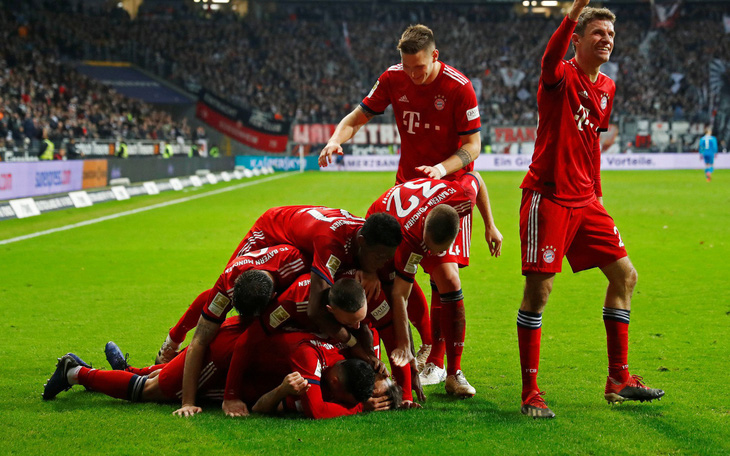 Ribery lập cú đúp giúp Bayern Munich vươn lên thứ 2