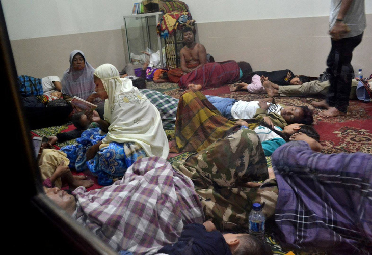 Sóng thần do núi lửa phun ở Indonesia, 62 người thiệt mạng - Ảnh 12.