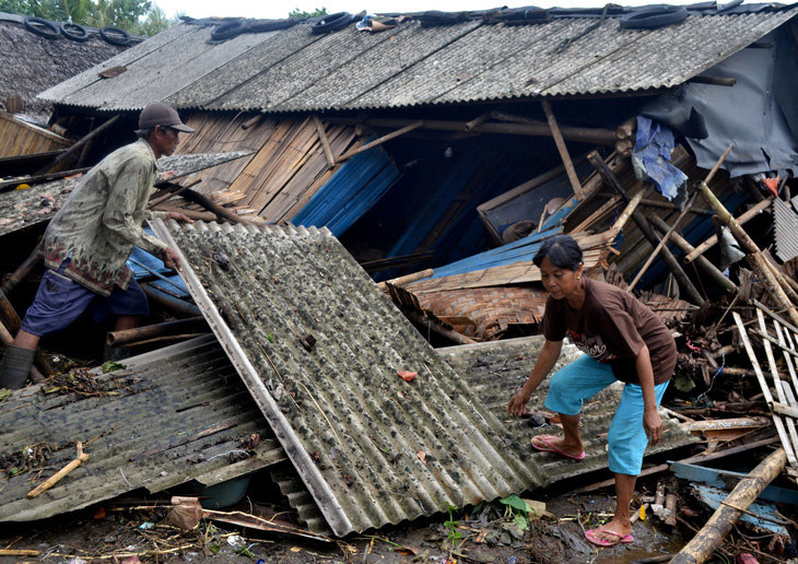 Chưa có thông tin người Việt bị ảnh hưởng sóng thần tại Indonesia - Ảnh 1.
