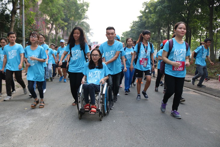 2.000 sinh viên tham gia đường chạy nghị lực - Ảnh 2.