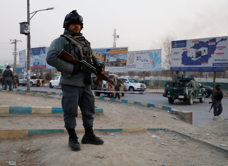 Mỹ mới tuyên bố rút quân, khu cơ quan chính phủ Afghanistan bị tấn công - Ảnh 2.