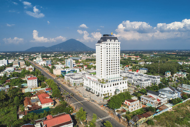 Bừng sáng viên ngọc Vinpearl Hotel giữa lòng Tây Ninh - Ảnh 2.