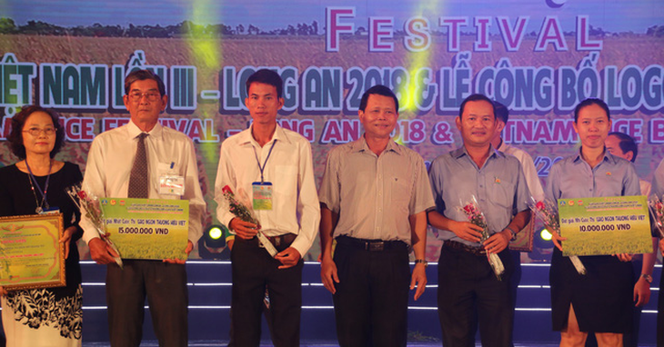 Gạo hữu cơ ST24 đạt giải nhất Gạo ngon thương hiệu Việt - Ảnh 1.