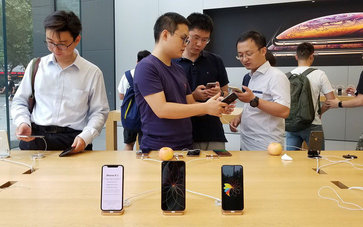 Ủng hộ Huawei, doanh nghiệp Trung Quốc dọa sa thải nhân viên xài iPhone