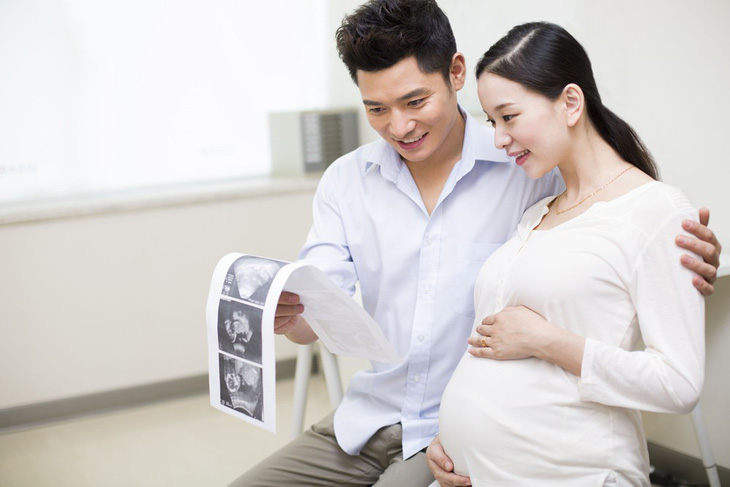 Mẹ bầu cần chuẩn bị gì cho một thai kỳ an toàn và nhẹ nhàng? - Ảnh 2.
