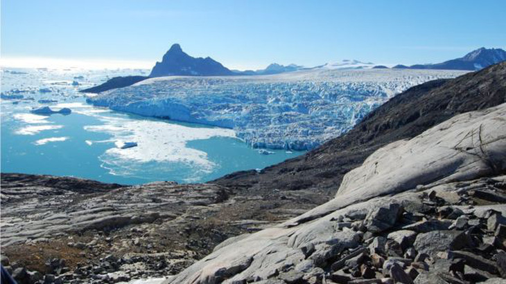 Băng trên đảo Greenland tan giữa mùa đông - Ảnh 1.