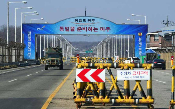 Hai miền Triều Tiên tổ chức lễ kết nối đường sắt và đường bộ