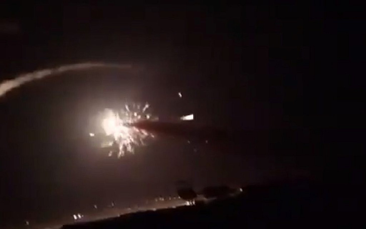 Syria bắn hạ loạt tên lửa bất ngờ của Israel trong đêm - Ảnh 3.