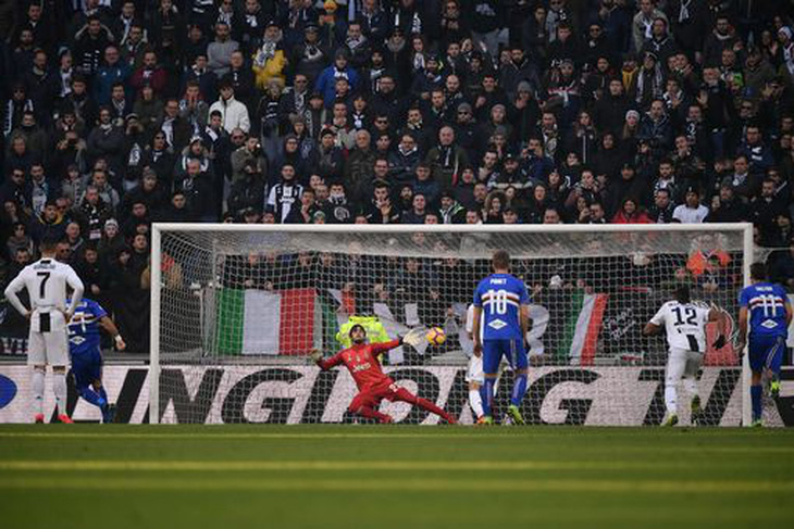 Ronaldo lập cú đúp, Juventus vững vàng đỉnh bảng - Ảnh 2.