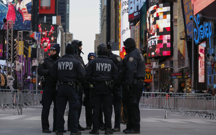 Cảnh sát New York dùng drone đảm bảo an ninh cho năm mới