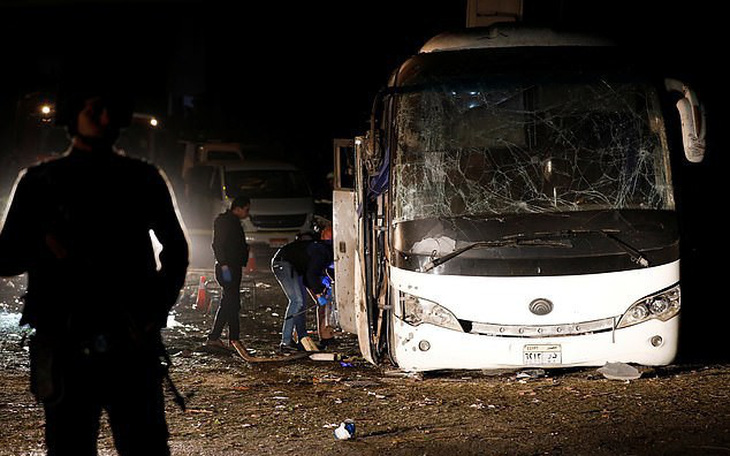 Video hiện trường vụ đánh bom xe bus chở du khách Việt tại Ai Cập