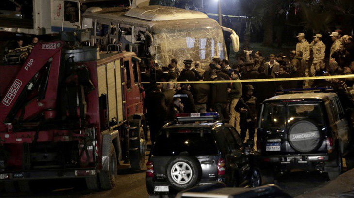 Hiện trường kinh hoàng vụ đánh bom ít nhất 4 người thiệt mạng ở Ai Cập - Ảnh 5.