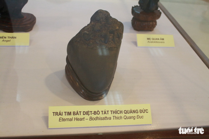 Nhà sưu tập Phan Khôi triển lãm đá cảnh Suiseki tại Đà Nẵng - Ảnh 2.