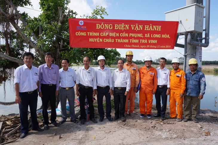 Trà Vinh: “Ốc đảo” Cồn Phụng đã có điện lưới quốc gia - Ảnh 2.