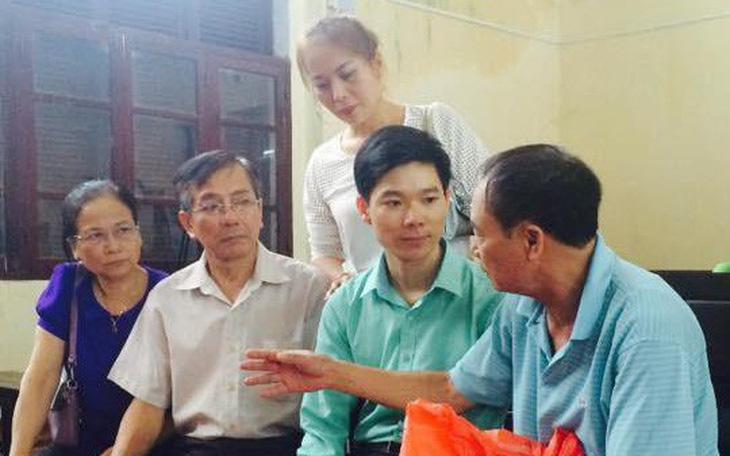 18 gia đình bị hại gửi kiến nghị ủng hộ bác sĩ Hoàng Công Lương