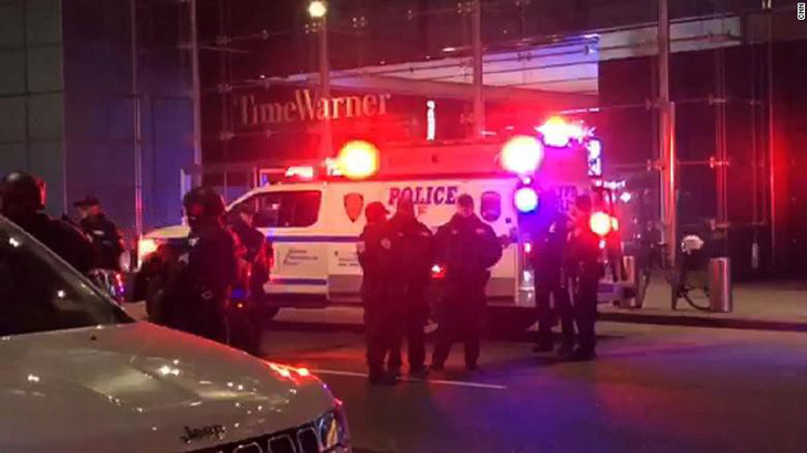 Văn phòng Đài CNN tại New York sơ tán sau lời dọa đánh bom - Ảnh 1.