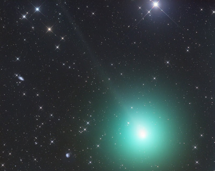 Sao chổi cực sáng bay trên Trái đất 11,6 triệu km vài ngày tới - Ảnh 1.
