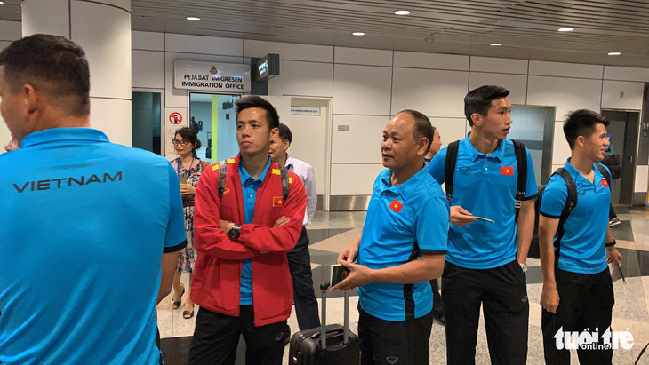 Tuyển Việt Nam đã đến Malaysia chuẩn bị trận chung kết AFF Cup - Ảnh 2.