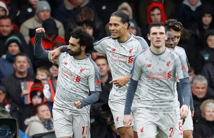 Salah lập hat-trick, Liverpool tạm chiếm ngôi đầu bảng - Ảnh 3.