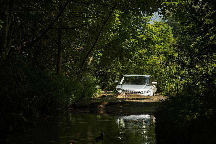 Mua xe Range Rover Evoque và Discovery Sport nhiều ưu đãi cuối năm - Ảnh 3.
