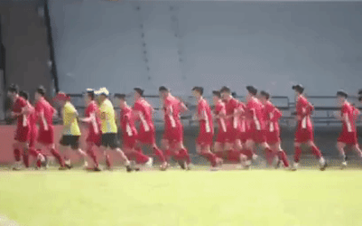 Video: Đội tuyển Việt Nam tập buổi đầu tiên tại sân Petaling Jaya, Malaysia