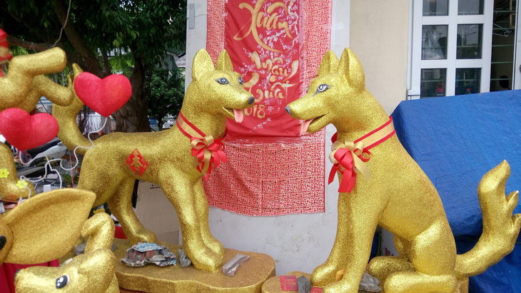 Dân Sài Gòn - Hà Nội bỏ tiền triệu sắm linh vật chó chơi Tết - Ảnh 8.