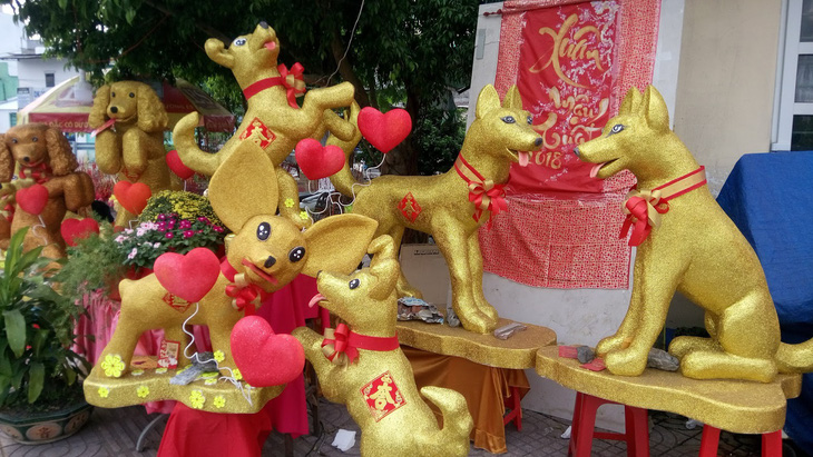 Dân Sài Gòn - Hà Nội bỏ tiền triệu sắm linh vật chó chơi Tết - Ảnh 9.