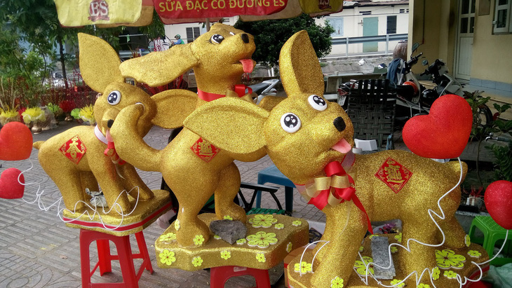 Dân Sài Gòn - Hà Nội bỏ tiền triệu sắm linh vật chó chơi Tết - Ảnh 7.
