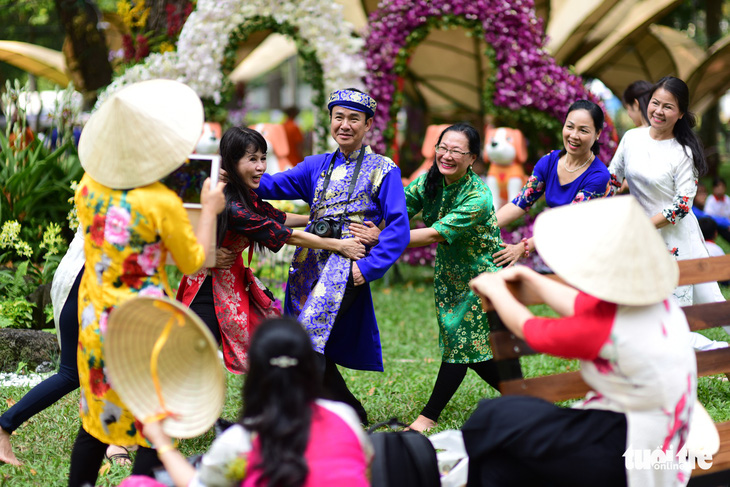 Hội hoa xuân Tao Đàn đã mở cửa đợi khách thưởng hoa - Ảnh 16.