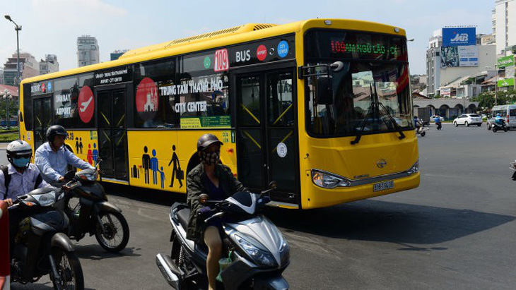Miễn phí 2 tuyến xe buýt đến sân bay Tân Sơn Nhất tránh kẹt xe - Ảnh 1.