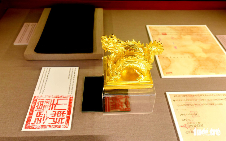 Không gian trưng bày về vua Minh Mạng ở Hiếu Lăng - Ảnh 2.