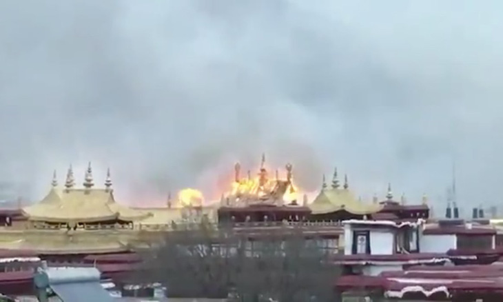 Cháy chùa thiêng Tây Tạng ngàn năm tuổi trong ngày tết