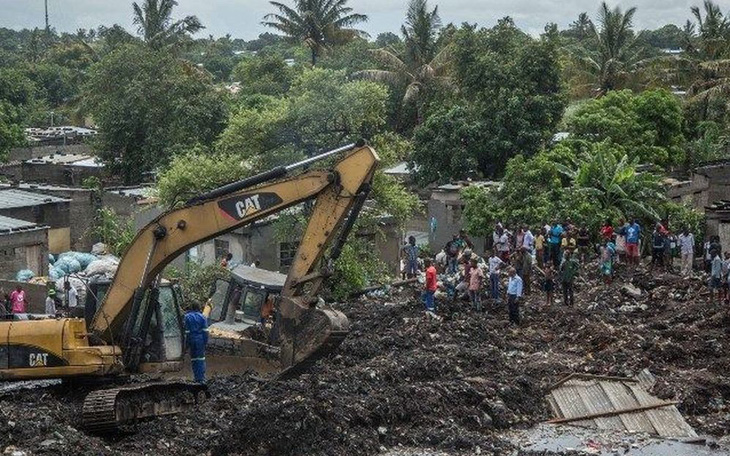 Núi rác sụp do mưa ở Mozambique, nhiều người thiệt mạng