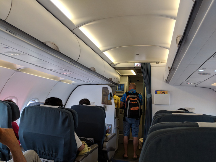 Khách đi Myanmar lên nhầm máy bay Vietnam Airlines đến Singapore - Ảnh 1.